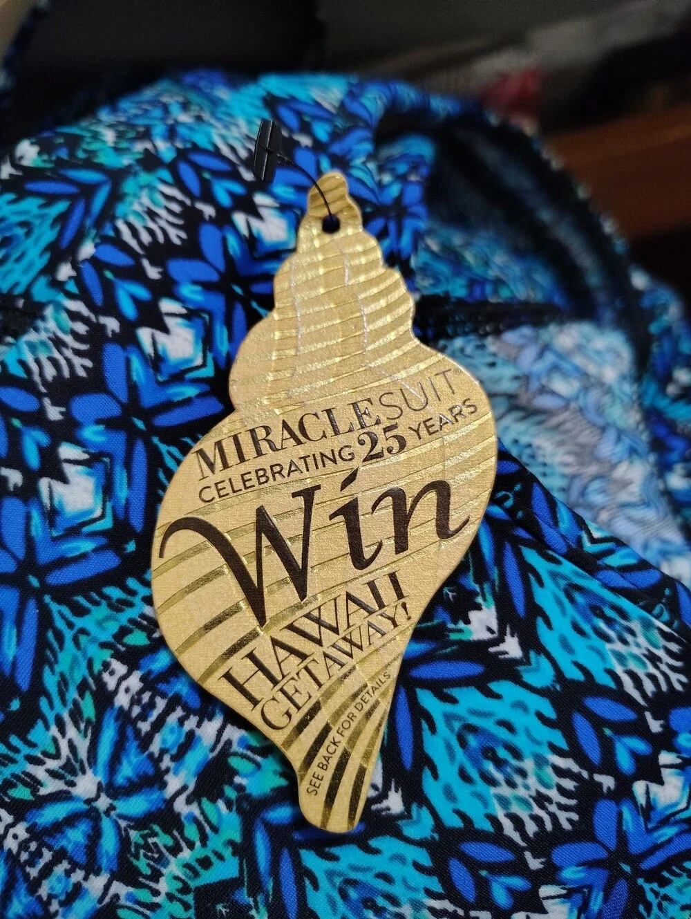 MiracleSuit Women' NWT One Piece Criss Cross Escape Swimsuit Size 16 Mosaic Blue